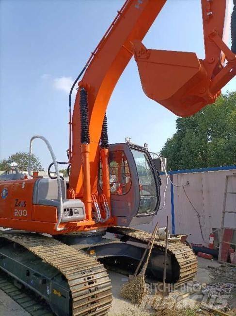 Hitachi Zaxis 200 Гусеничні екскаватори