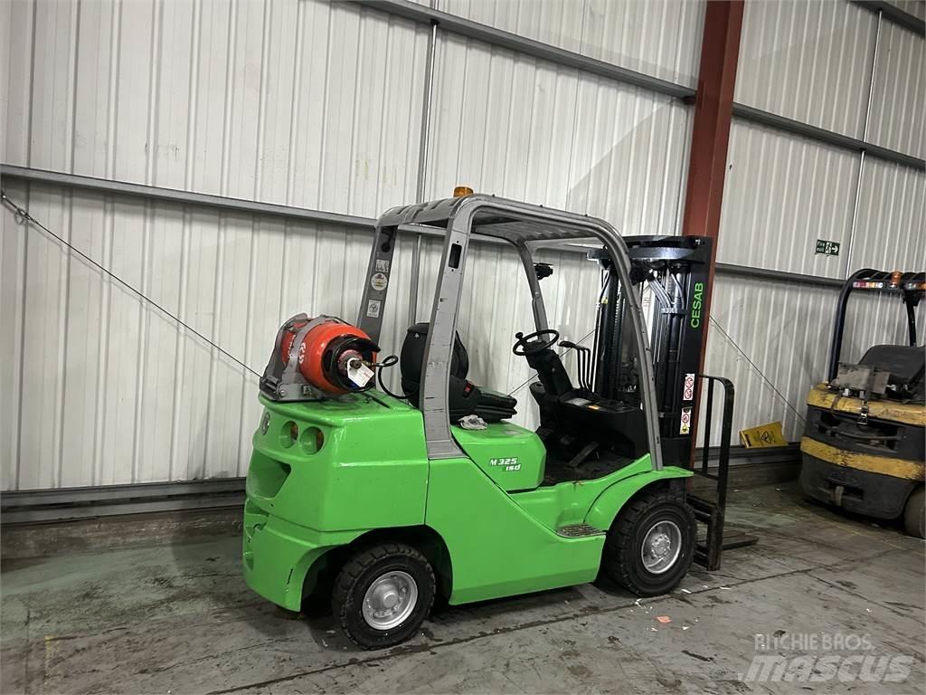 Cesab M325G Газові навантажувачі