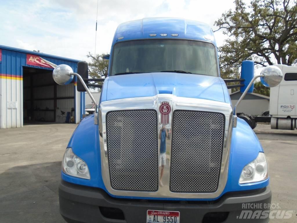 Kenworth T680 Тягачі