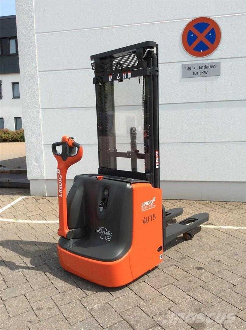 Linde L12I Самохідні електроштабелери