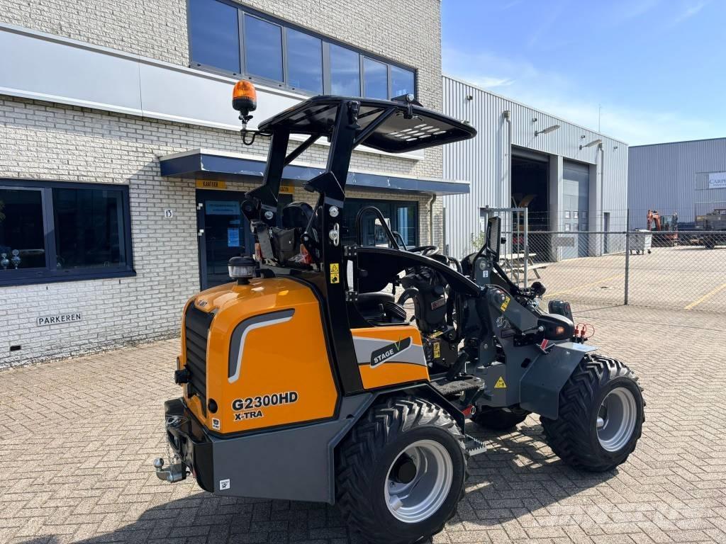 Giant G2300HD Xtra Малі навантажувачі