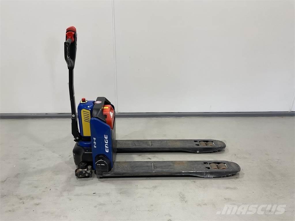 NH SKP1500E Штабелери