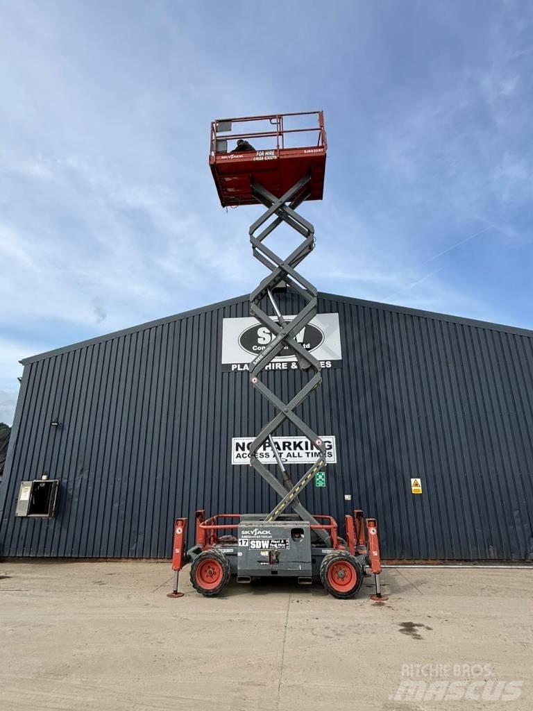 SkyJack SJ 6832 RT Підйомники-ножиці