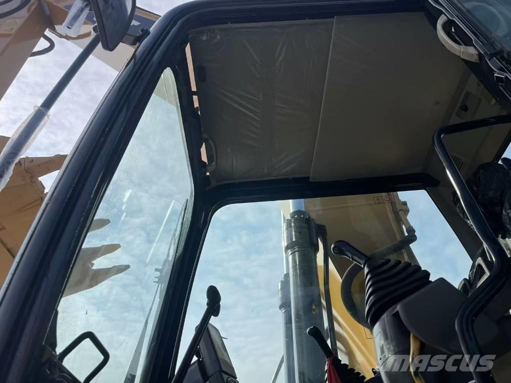 CAT 320 D Гусеничні екскаватори