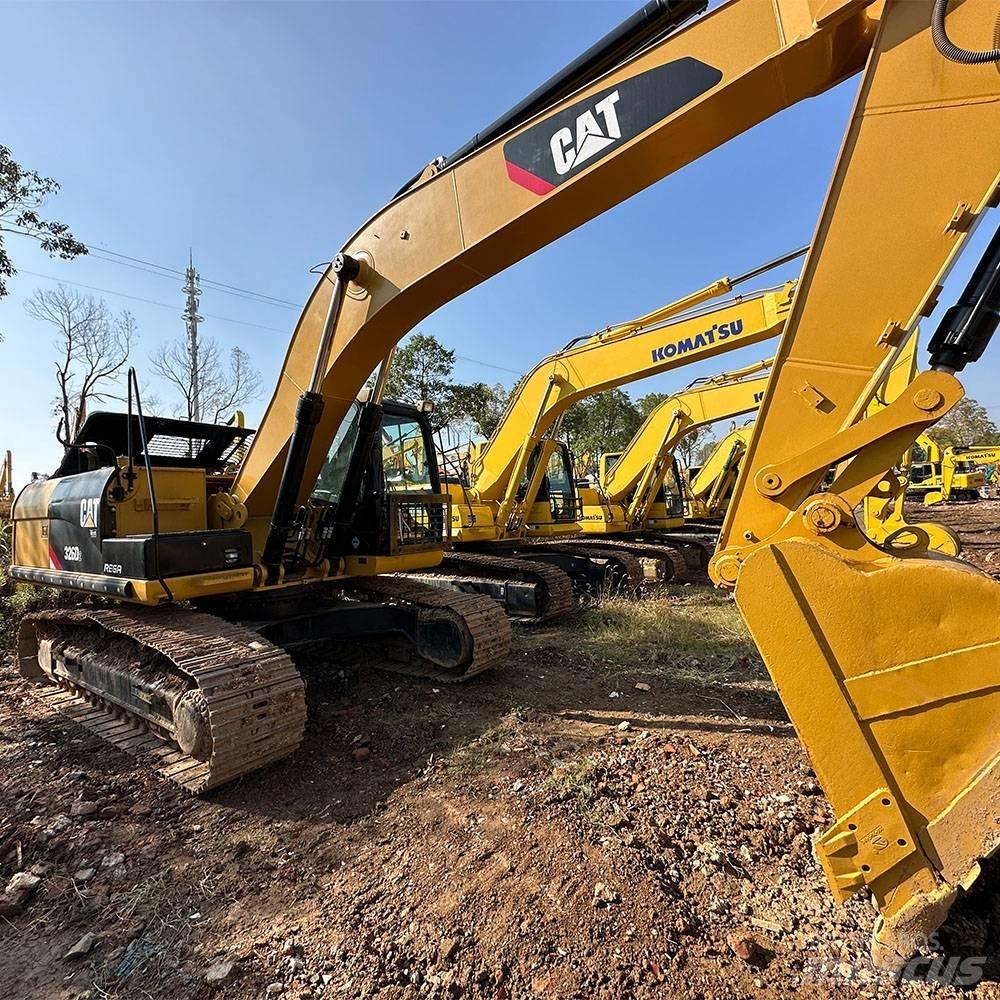 CAT 326D Гусеничні екскаватори