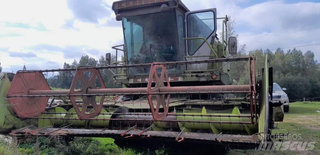 CLAAS Dominator 86 Зернозбиральні комбайни
