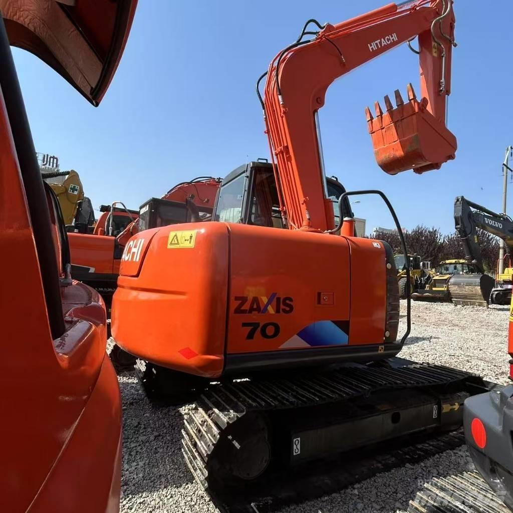 Hitachi ZX 70 Гусеничні екскаватори