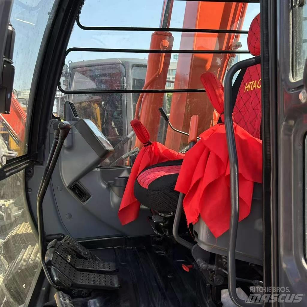 Hitachi ZX 70 Гусеничні екскаватори