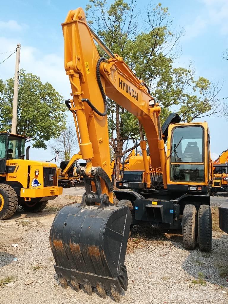 Hyundai R150W Колісні екскаватори