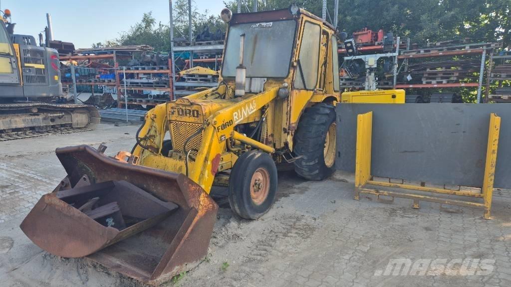 Ford 4500 Екскаватори-навантажувачі