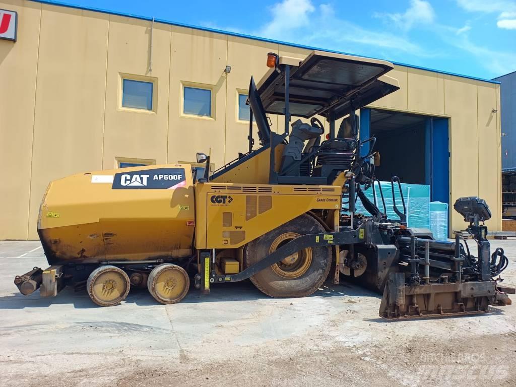 CAT AP 600F Асфальтовкладачі