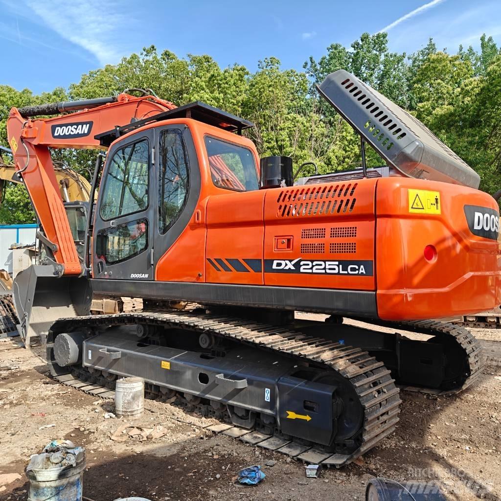 Doosan DX 225 LCA Гусеничні екскаватори