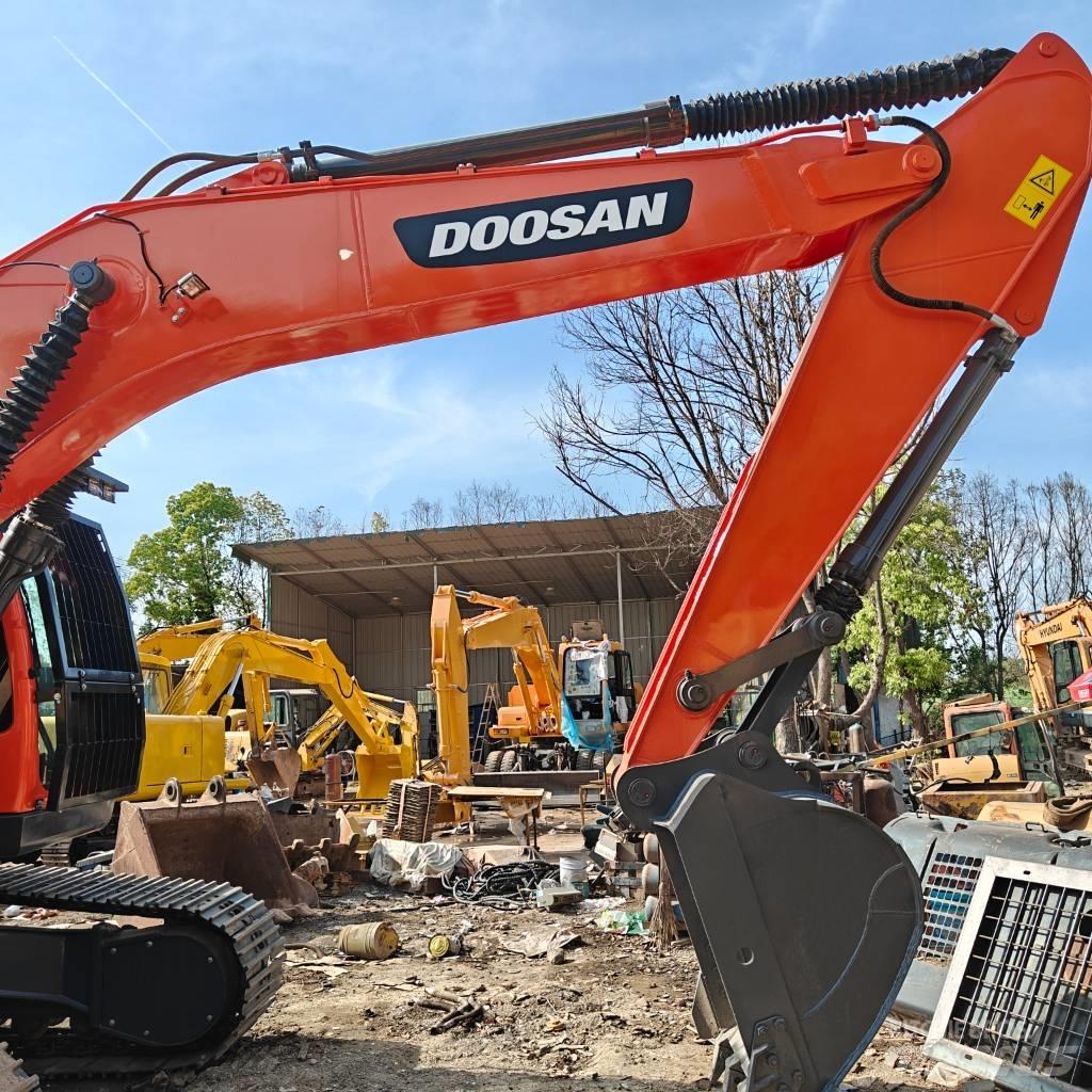 Doosan DX 225 LCA Гусеничні екскаватори