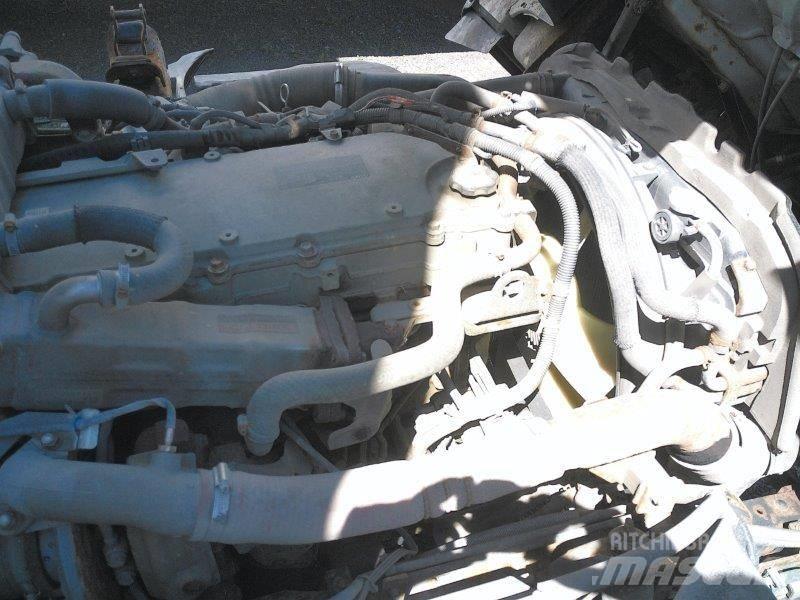 Isuzu NPR Панельні фургони