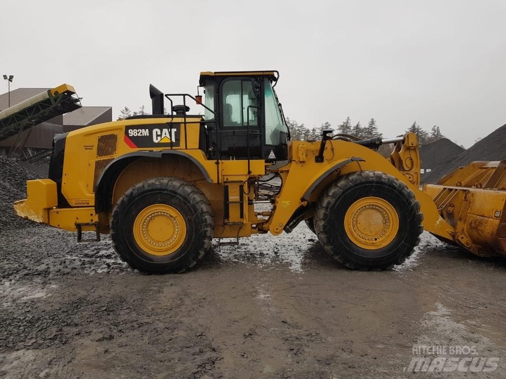 CAT 982m Фронтальні навантажувачі