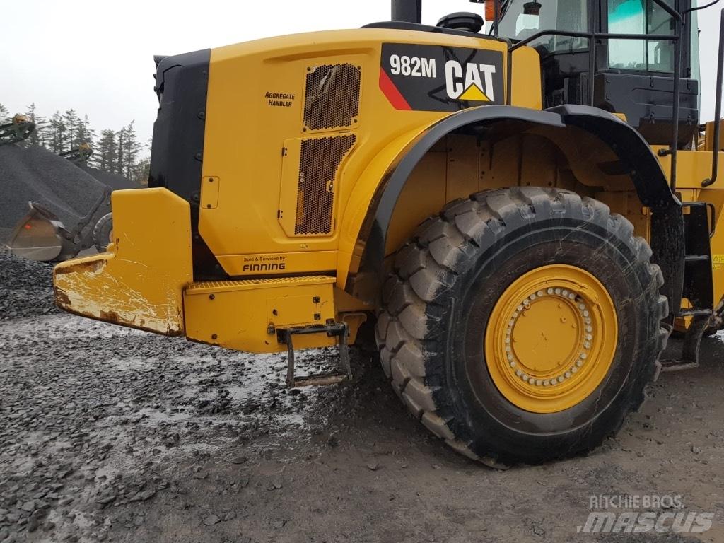 CAT 982m Фронтальні навантажувачі