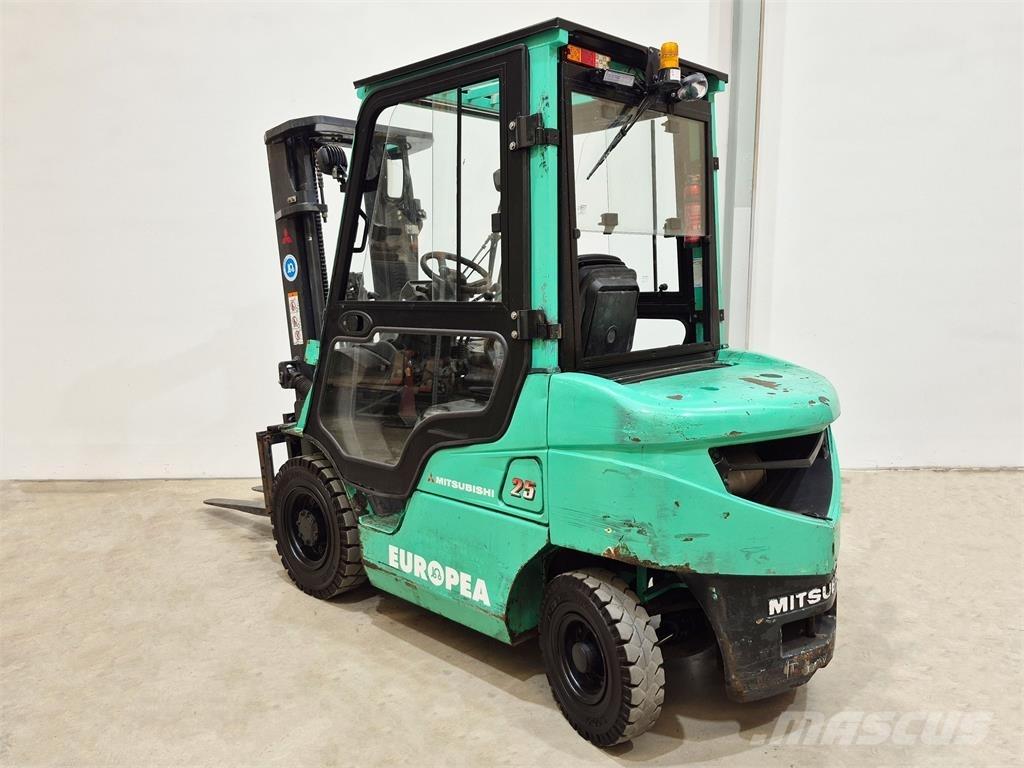 Mitsubishi FD25NT Дизельні навантажувачі