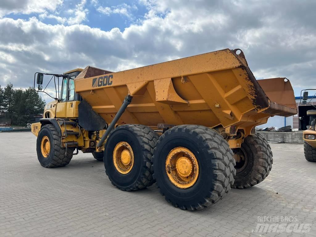 Bell B 30 D Зчленовані самоскиди
