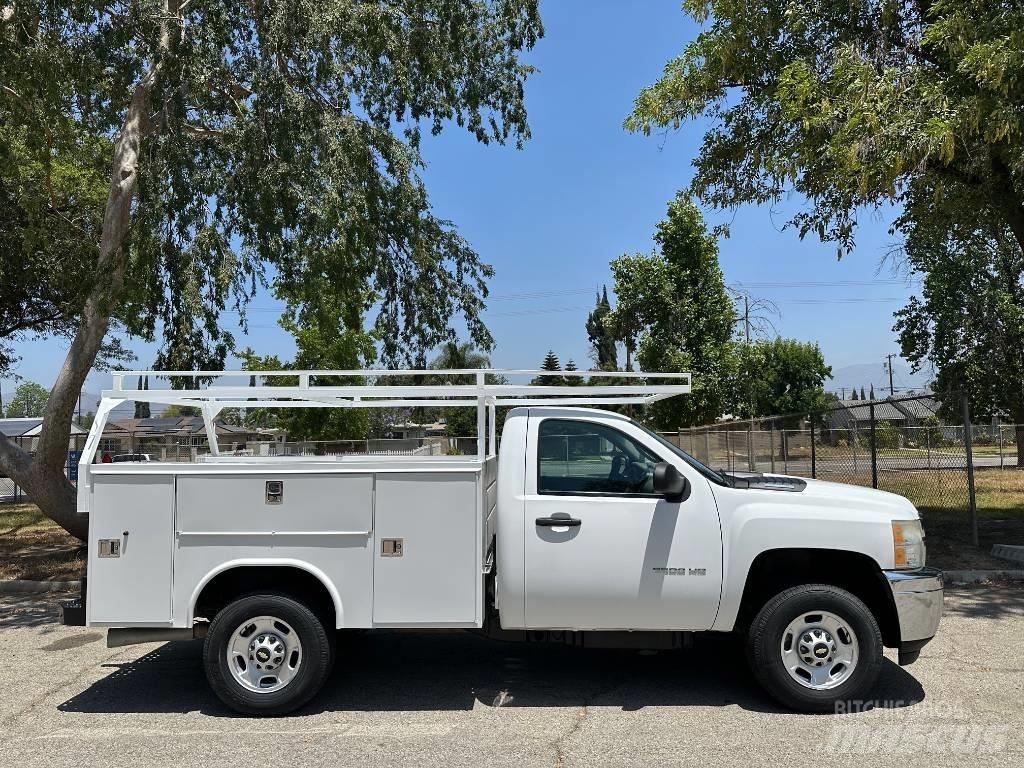 Chevrolet 2500 HD Пікапи / Бічне розвантаження