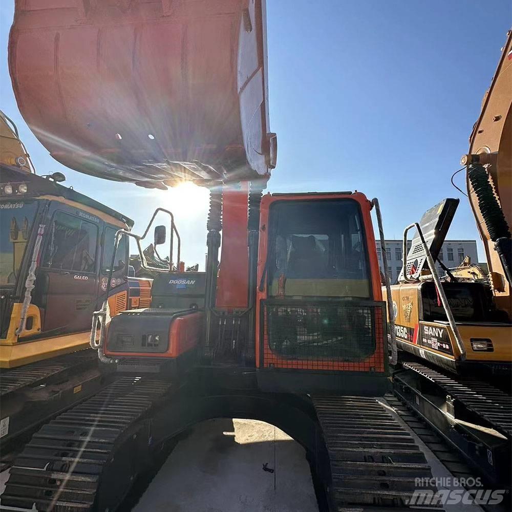Doosan DX150LC-9C Гусеничні екскаватори