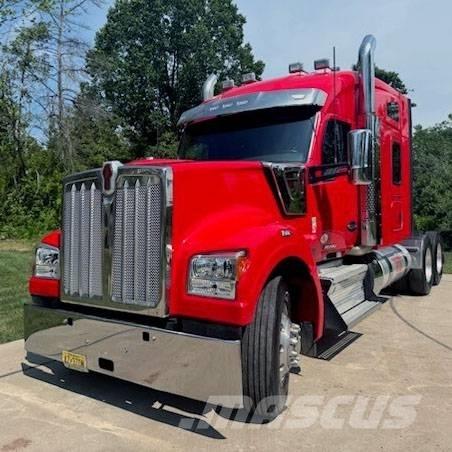 Kenworth W 990 Тягачі