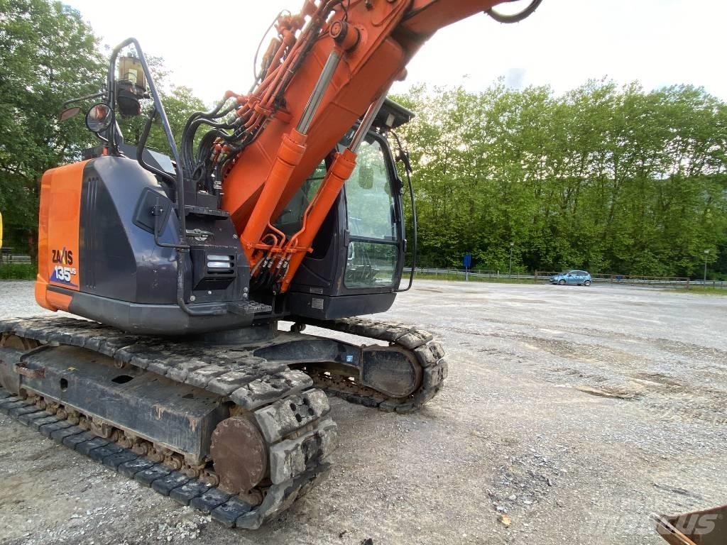 Hitachi ZX 135 US-6 Гусеничні екскаватори