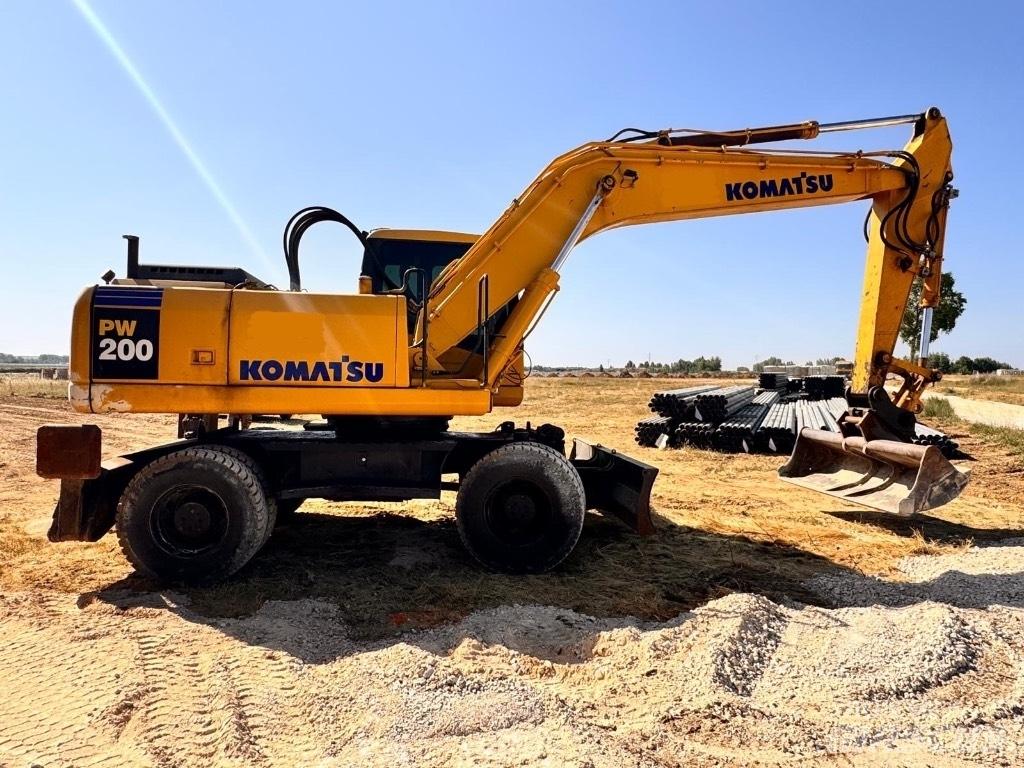 Komatsu PW 200-7K Колісні екскаватори