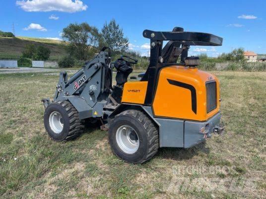 GiANT V 452 T Багатофункціональне обладнання для вантажних і землекопальних робіт