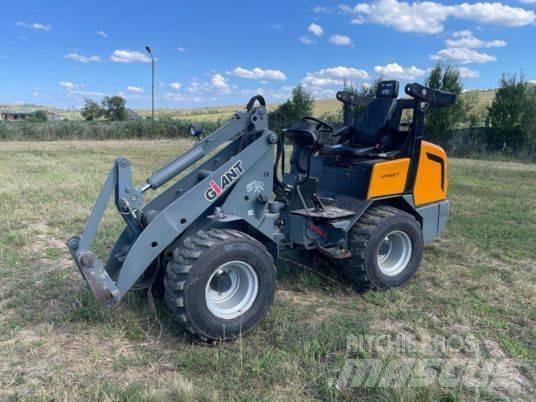 GiANT V 452 T Багатофункціональне обладнання для вантажних і землекопальних робіт