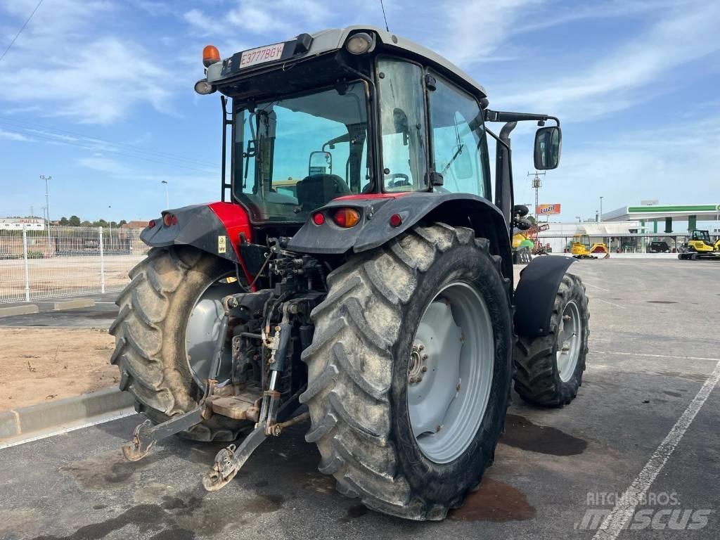 Massey Ferguson 5711 Трактори