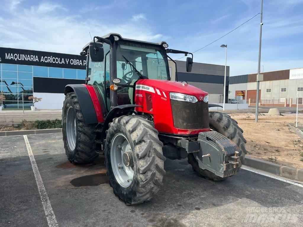 Massey Ferguson 5711 Трактори