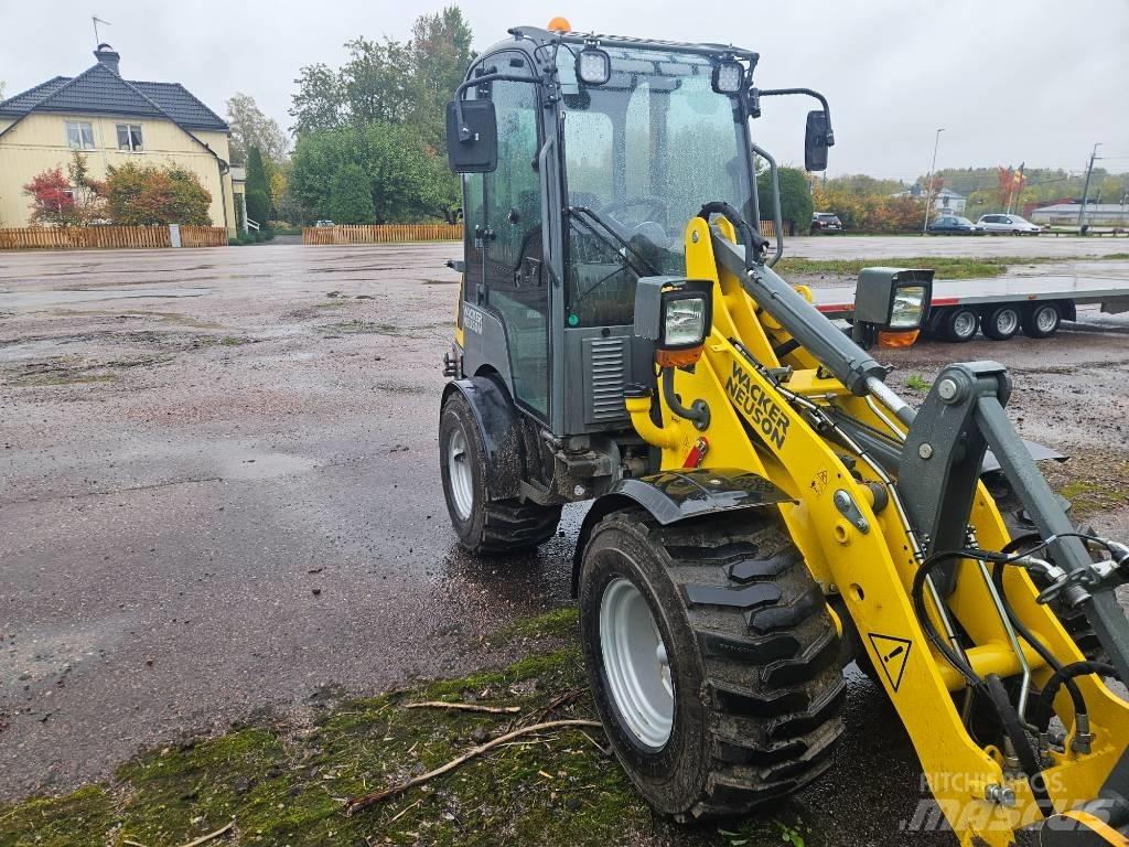 Wacker Neuson WL 25 Фронтальні навантажувачі