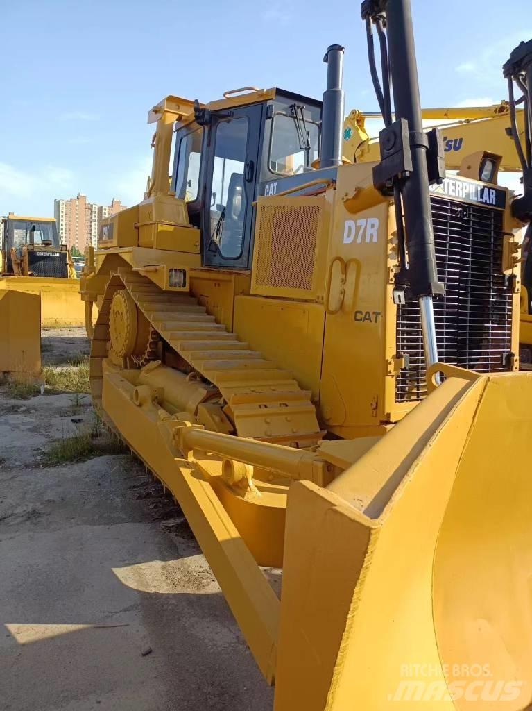 CAT D7R Грейдери