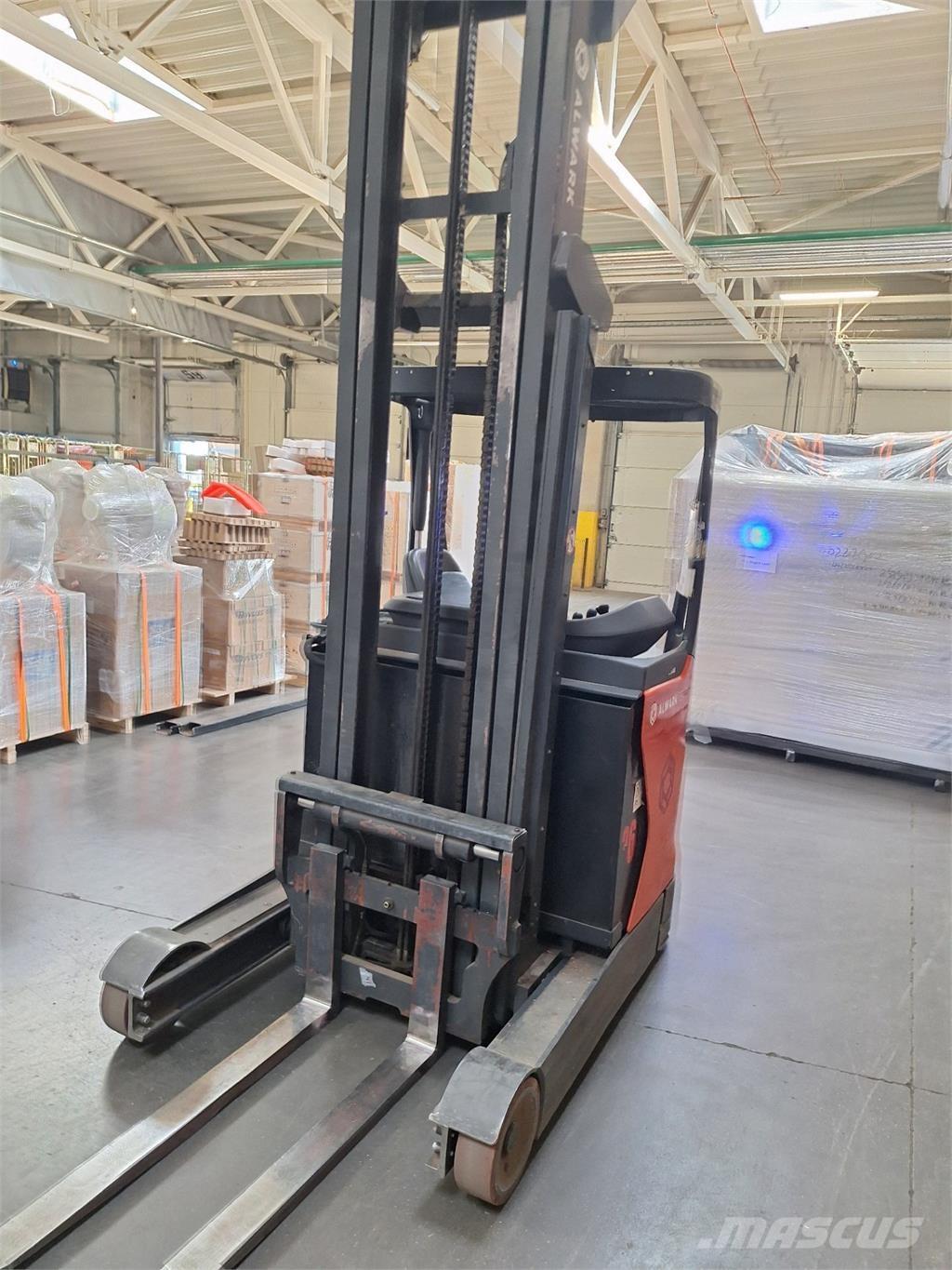 Linde R14 Самохідні електроштабелери