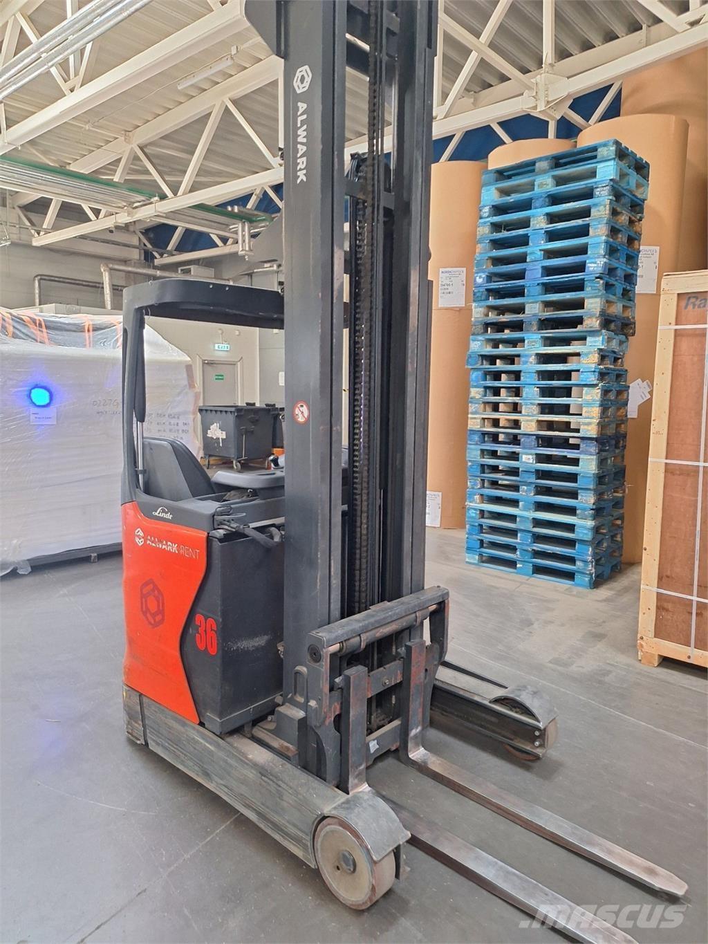 Linde R14 Самохідні електроштабелери