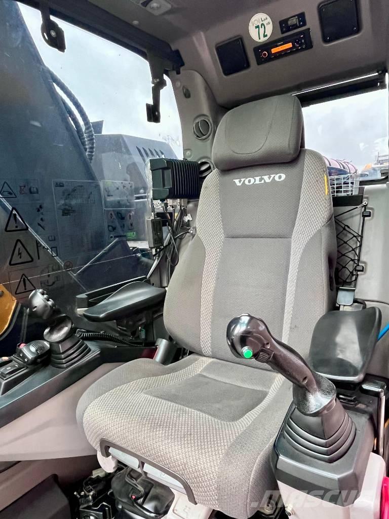 Volvo ECR 355 E Гусеничні екскаватори
