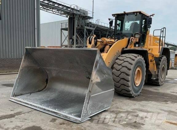 Hyundai HL980XT Фронтальні навантажувачі
