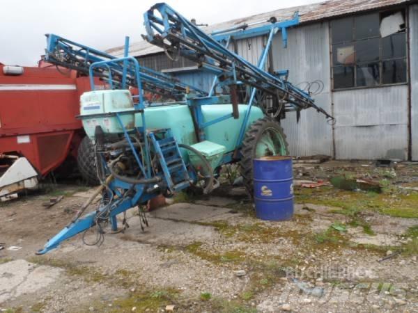 Berthoud Alba 2200 Причіпні обприскувачі