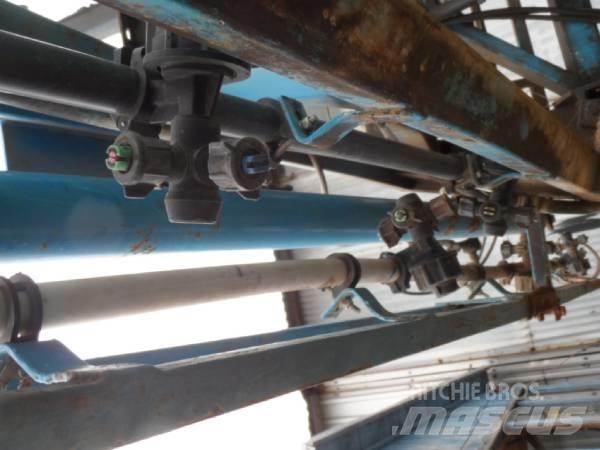 Berthoud Alba 2200 Причіпні обприскувачі
