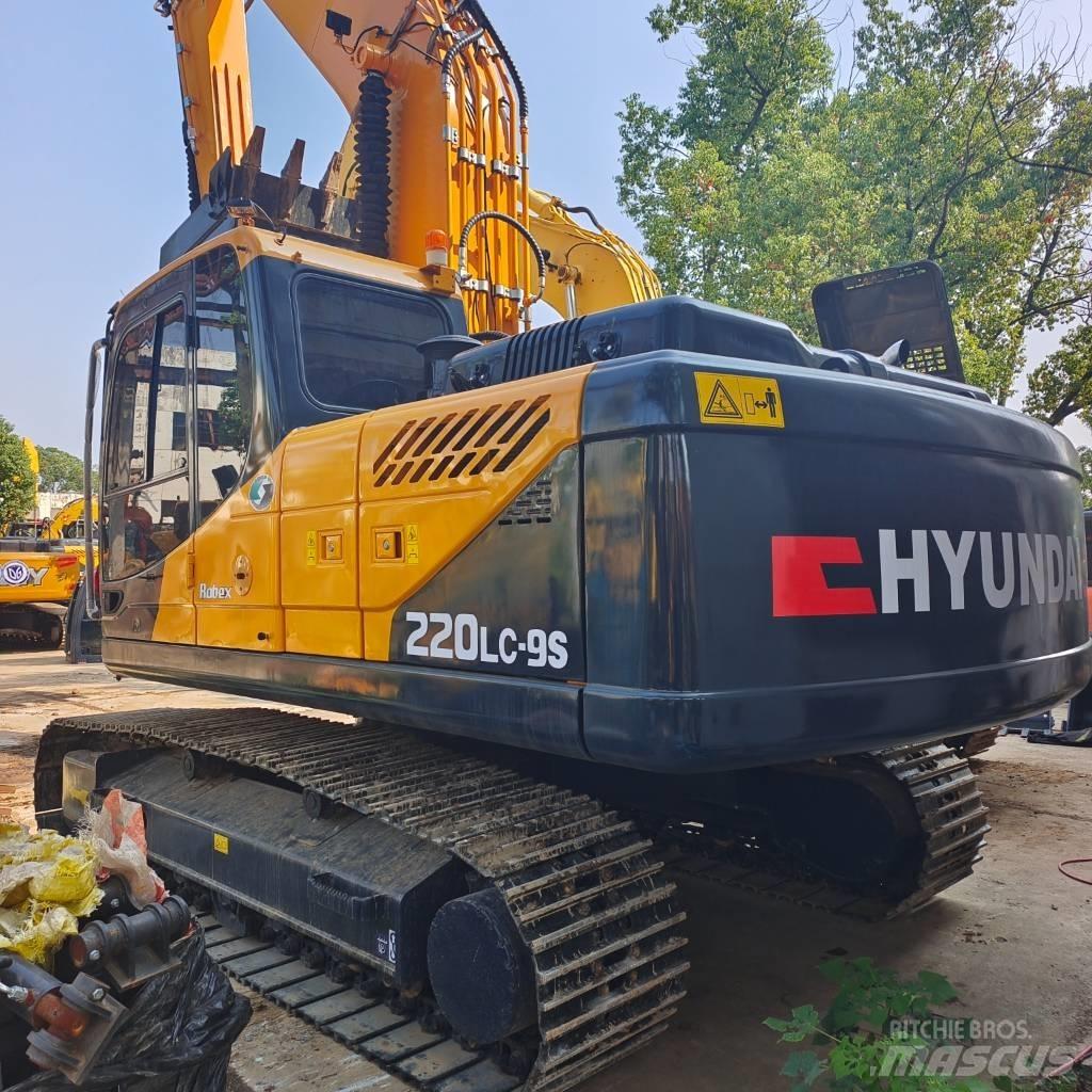Hyundai 220lc-9s Гусеничні екскаватори