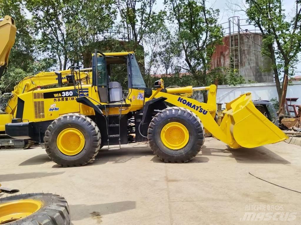 Komatsu WA 380 Фронтальні навантажувачі