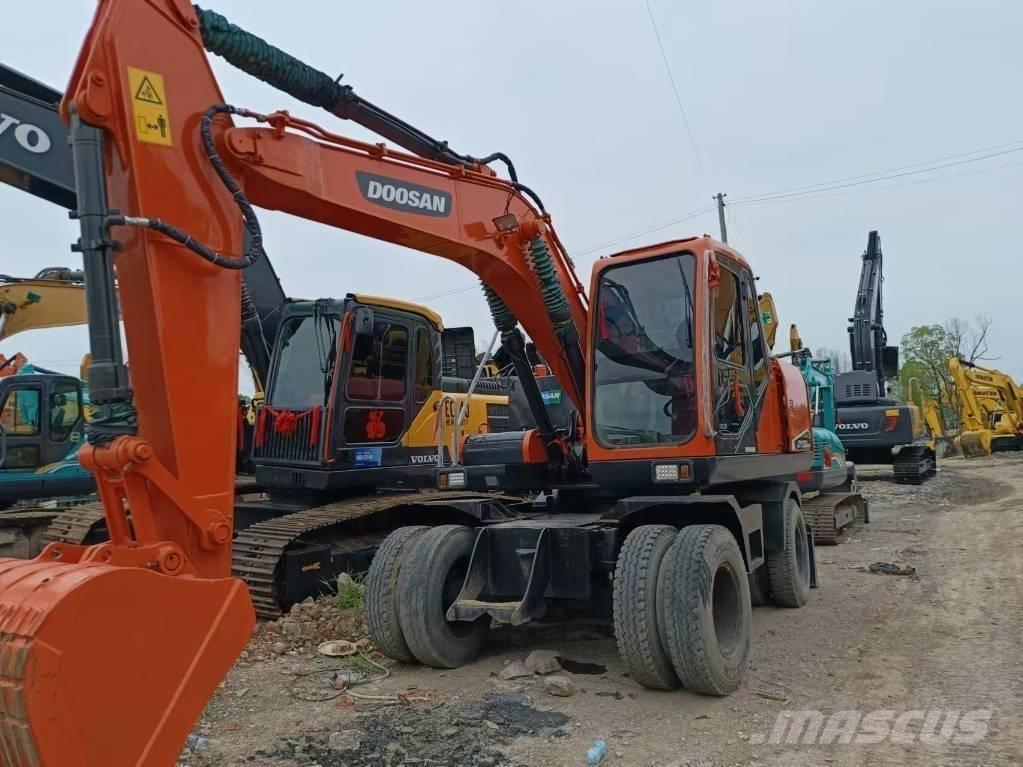 Doosan 150 W-7 Колісні екскаватори