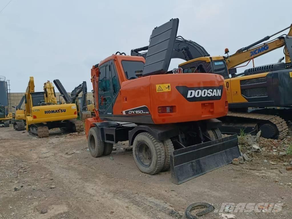 Doosan 150 W-7 Колісні екскаватори