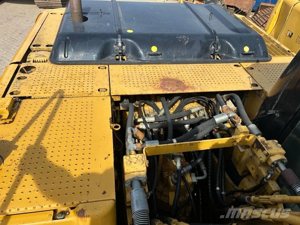 CAT 320 D L Гусеничні екскаватори