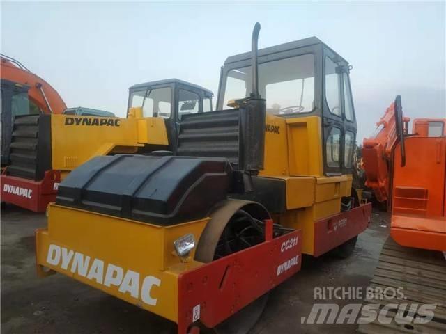 Dynapac CC211 Грунтові котки