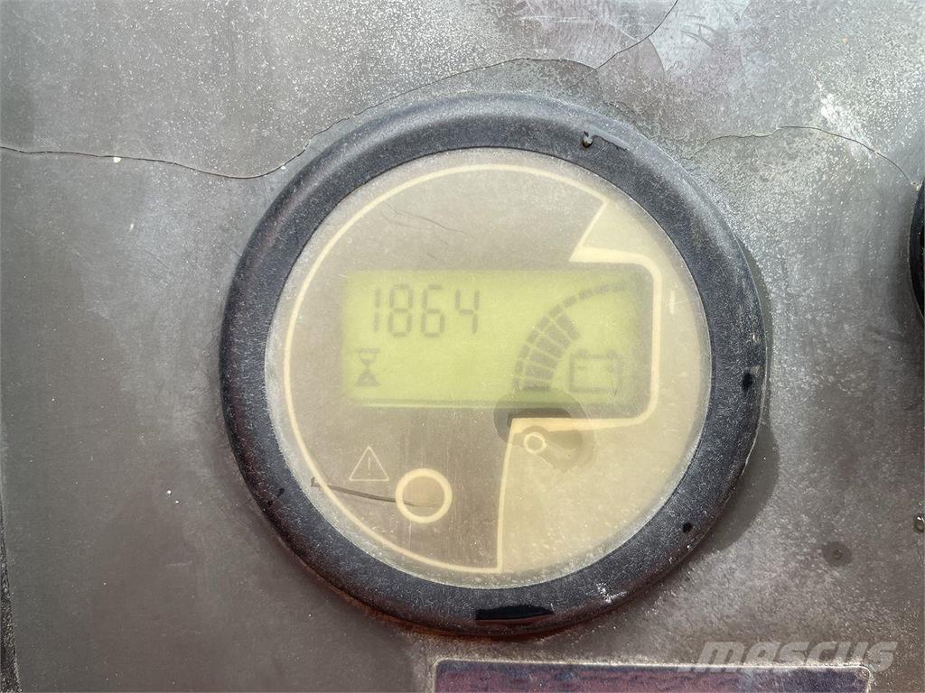 JLG 800AJ Колінчаті підйомники