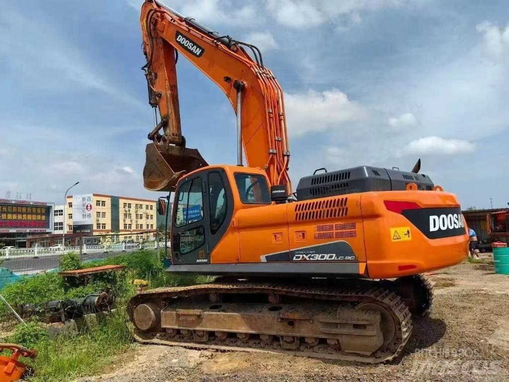 Doosan DX 300 Гусеничні екскаватори