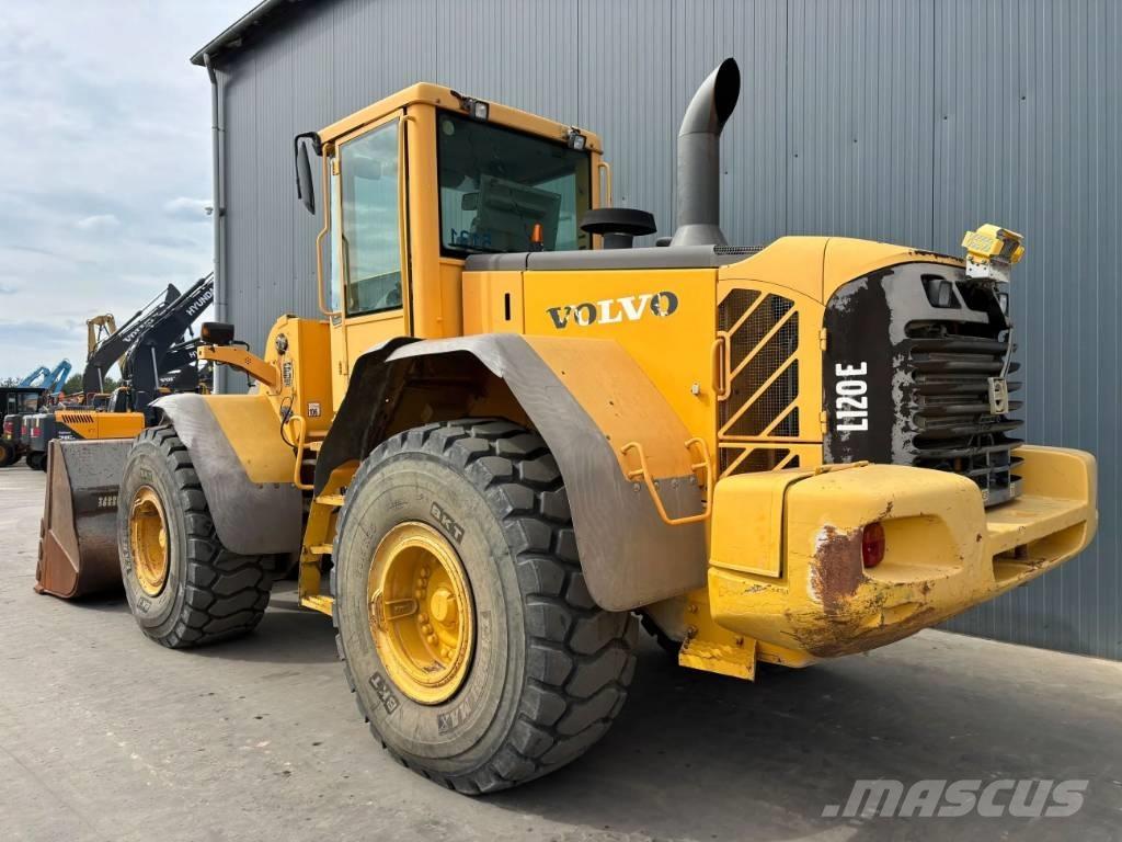 Volvo L120E Фронтальні навантажувачі
