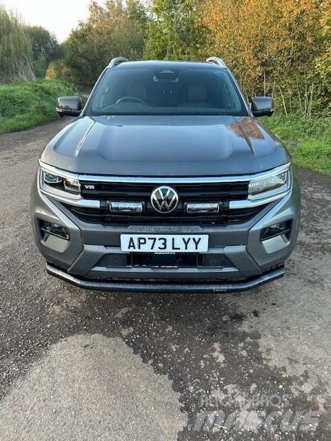 Volkswagen Amarok Пікапи / Бічне розвантаження