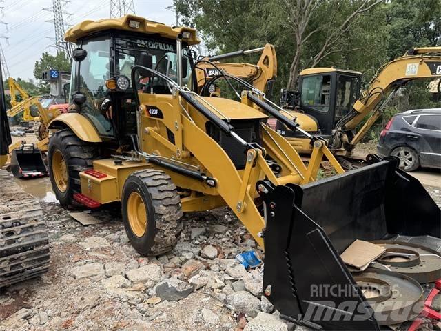 CAT 420 F Екскаватори-навантажувачі